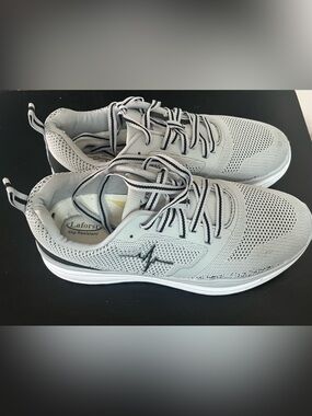 Lightweight Gray Mesh Men's Athletic Sneakers